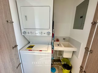 Apartamento amueblado y equipado zona 10 — Apartamento en Alquiler en Zona 10, Guatemala, Ciudad — miniatura 2 de 17