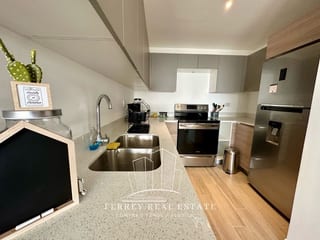 Apartamento amueblado y equipado zona 10 — Apartamento en Alquiler en Zona 10, Guatemala, Ciudad — miniatura 4 de 17