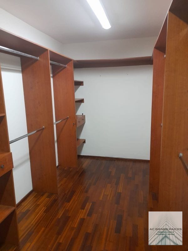Elegante apartamento zona 14 — Apartamento en Alquiler en Almeira, Zona 14, Guatemala, Ciudad — foto 2 de 16