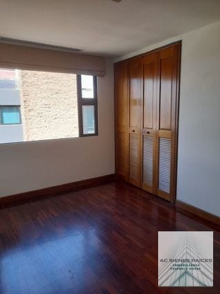 Elegante apartamento zona 14 — Apartamento en Alquiler en Almeira, Zona 14, Guatemala, Ciudad — miniatura 11 de 16