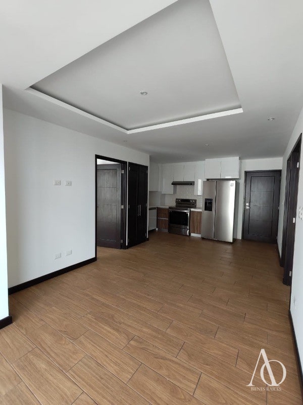 Apartamento en Alquiler Edificio Torre Praga, zona 15 VHI N6 - 8