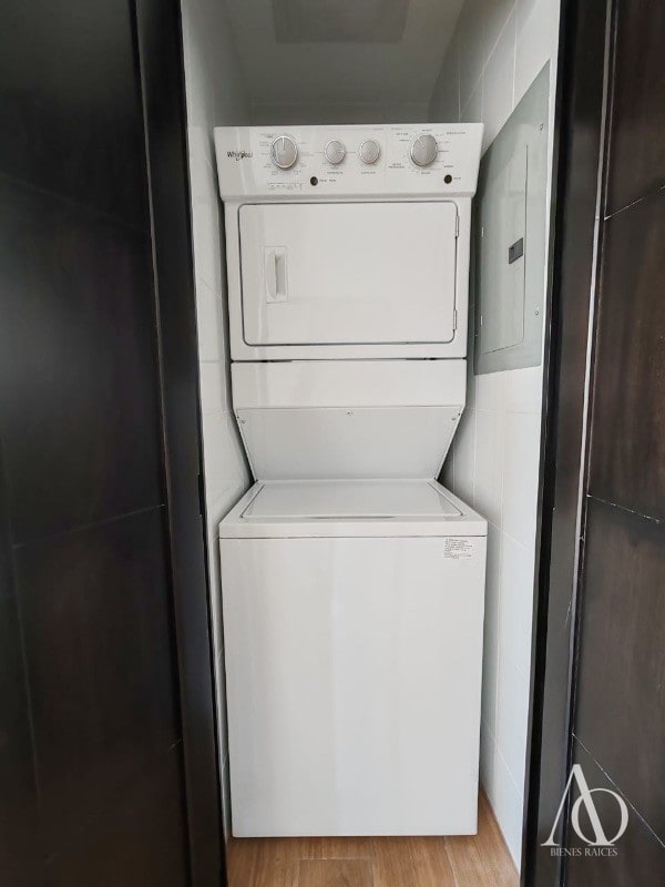 Apartamento en Alquiler Edificio Torre Praga, zona 15 VHI N6 - 1