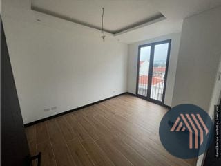 ALQUILER DE HERMOSO APARTAMENTO - LIRIOS DE CAYALÁ, ZONA 16 — Apartamento en Alquiler en Zona 16, Guatemala, Ciudad — miniatura 4 de 17