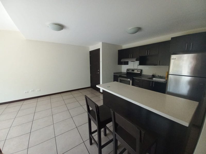 CÉNTRICO APARTAMENTO EN VENTA TORRE BARCELONA ZONA 9 — Apartamento en Venta en Torre Barcelona, Zona 9, Guatemala, Ciudad — foto 9 de 10
