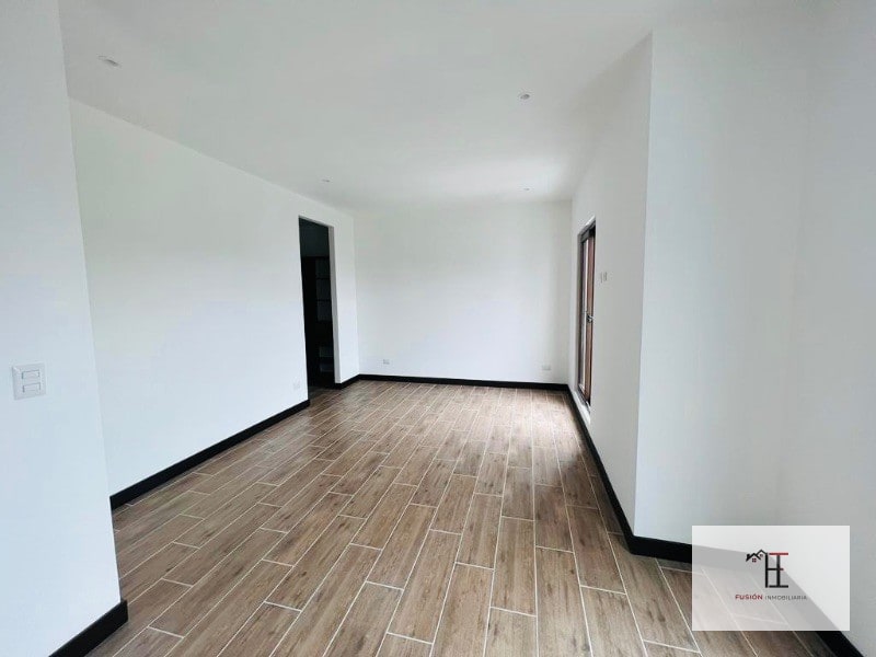 Vendo apartamento de 2 dormitorios en zona 10 - 1