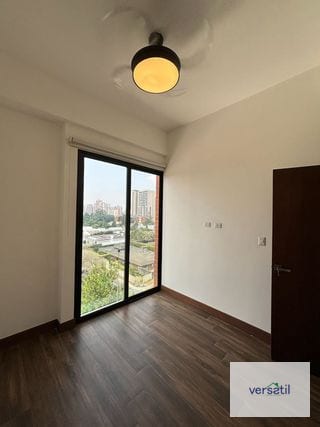 Bello apartamento con cuarto de servicio — Apartamento en Venta en Casa Cañada, Zona 14, Guatemala, Ciudad — miniatura 5 de 17