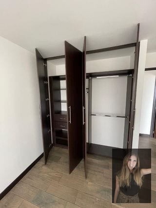 Apartamento en renta Edificio Verona zona 10 — Apartamento en Alquiler en Zona 10, Guatemala, Ciudad — miniatura 10 de 15