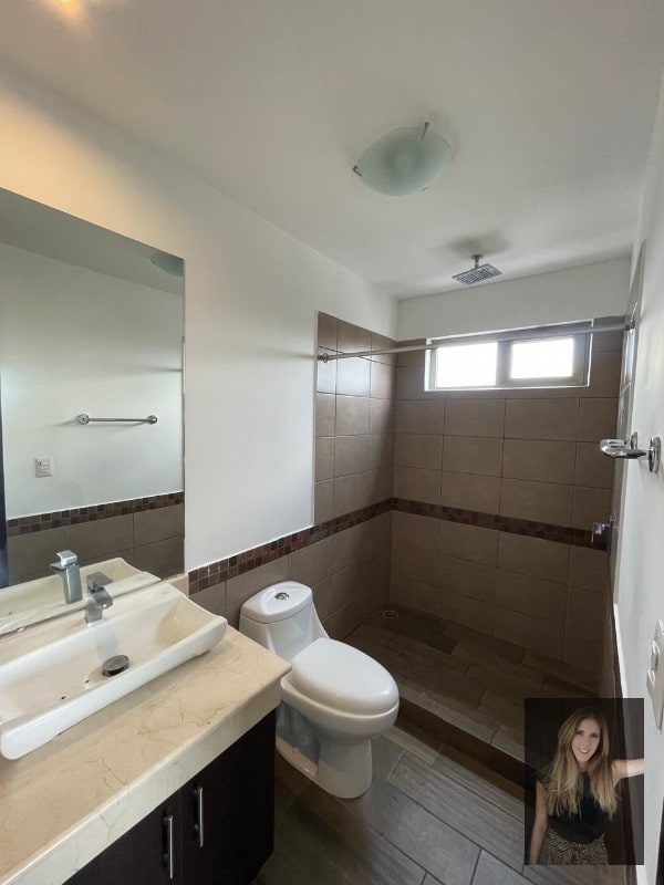 Apartamento en renta Edificio Verona zona 10 - 8