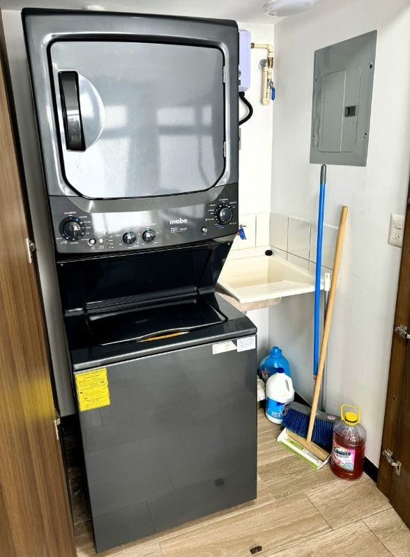 Alquiler apartamento amueblado Edificio Sakai de 3 habitaciones — Apartamento en Alquiler en Sakai, Zona 1 Mixco, Guatemala, Ciudad — foto 4 de 9