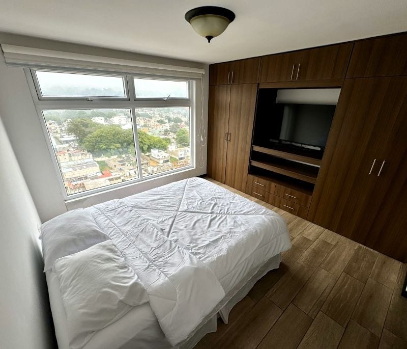 Alquiler apartamento amueblado Edificio Sakai de 3 habitaciones — Apartamento en Alquiler en Sakai, Zona 1 Mixco, Guatemala, Ciudad — foto 6 de 9