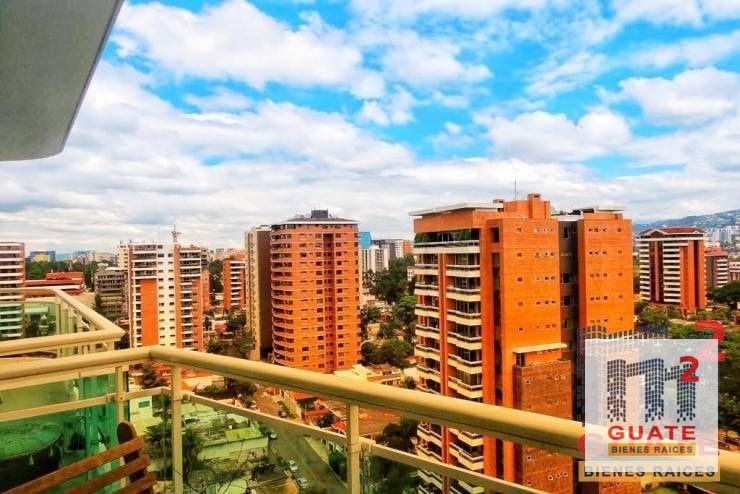 Apartamento de 249.9 m2 en Venta, Zona 14 - 8