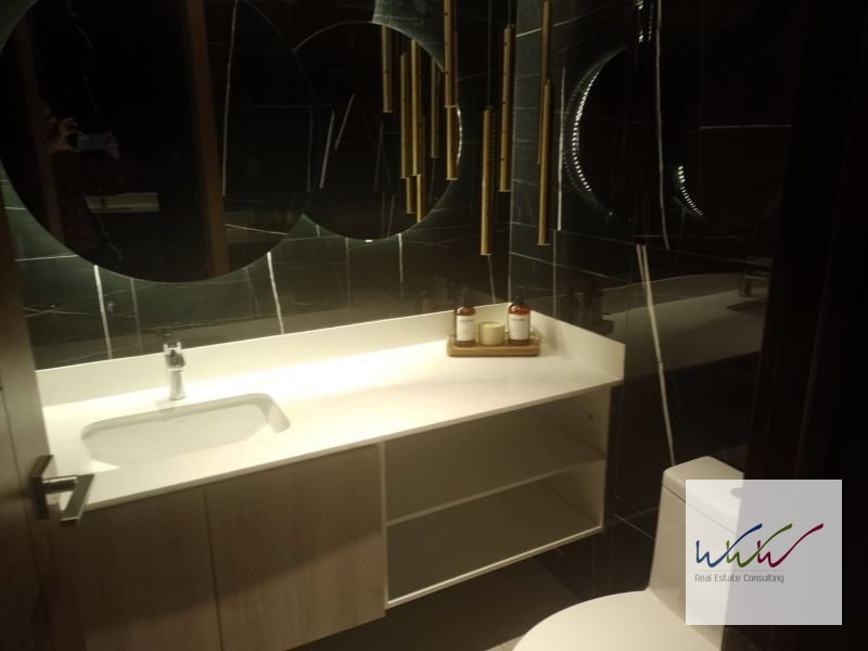 Vendo Apartamento como inversión en Reserva 10, zona 10 - 12
