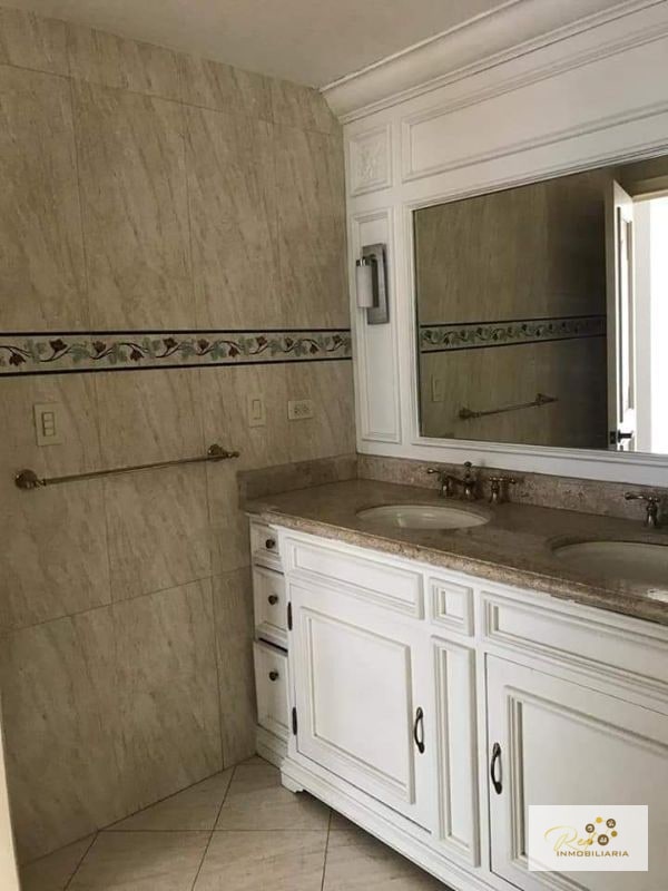 VENTA EXCLUSIVO Y ELEGANTE EN ZONA 14 VILLA RISHO - 3