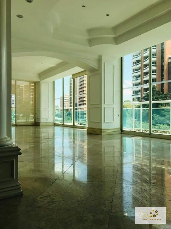 VENTA EXCLUSIVO Y ELEGANTE EN ZONA 14 VILLA RISHO - 1