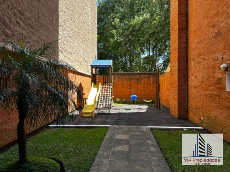 Alquilo amplio apartamento amueblado, zona 14 Vista Real — Apartamento en Alquiler en Vista Real, Zona 14, Guatemala, Ciudad — foto 2 de 14