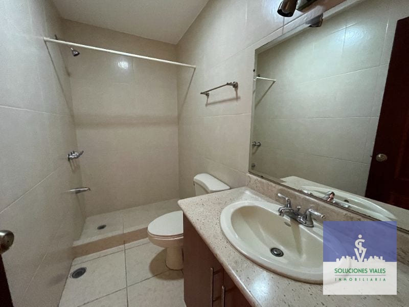 Zona 10, Apartamento en Alquiler de 2 Habitaciones — Apartamento en Alquiler en Jardines del Acueducto, Zona 10, Guatemala, Ciudad — foto 3 de 15