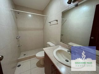 Zona 10, Apartamento en Alquiler de 2 Habitaciones — Apartamento en Alquiler en Jardines del Acueducto, Zona 10, Guatemala, Ciudad — miniatura 3 de 15