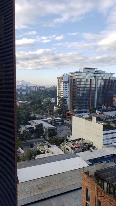 Apartamento Amueblado en Edificio Diagoseis, zona 10 sobre la Diagonal 6 — Apartamento en Alquiler en Diagoseis, Zona 10, Guatemala, Ciudad — foto 2 de 14