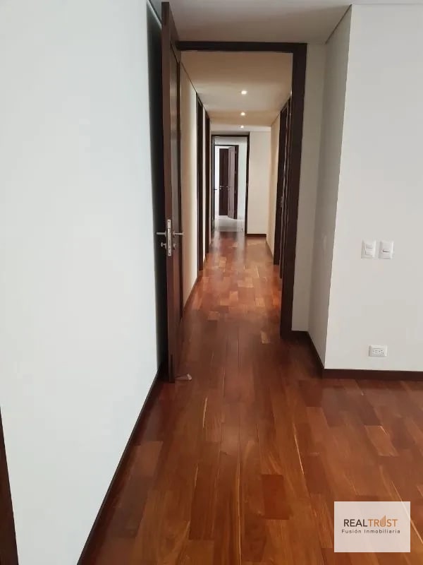 APARTAMENTO EN VENTA ZONA 14 - 11