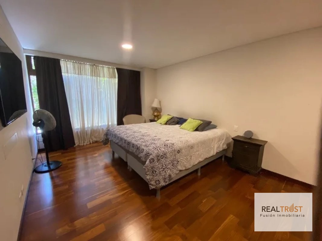 APARTAMENTO EN VENTA ZONA 14 - 4