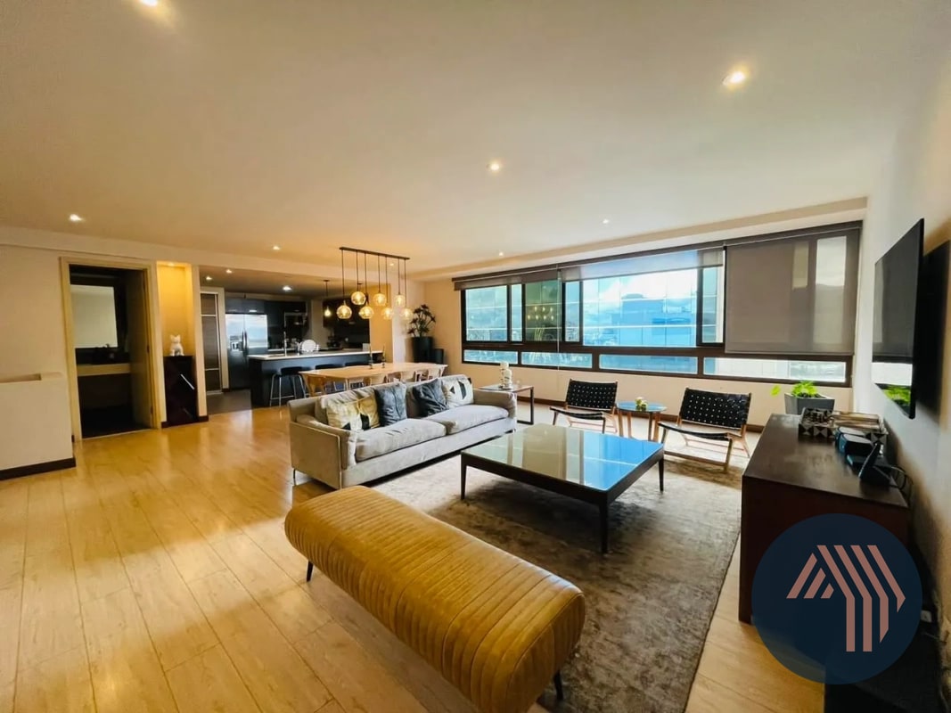 VENTA DE AMPLIO APARTAMENTO DE 2 NIVELES - VEINTI4, ZONA 10 - 16