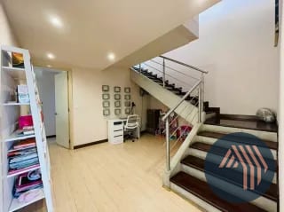 VENTA DE AMPLIO APARTAMENTO DE 2 NIVELES - VEINTI4, ZONA 10 — Apartamento en Alquiler en Veinti4, Zona 10, Guatemala, Ciudad — miniatura 2 de 16