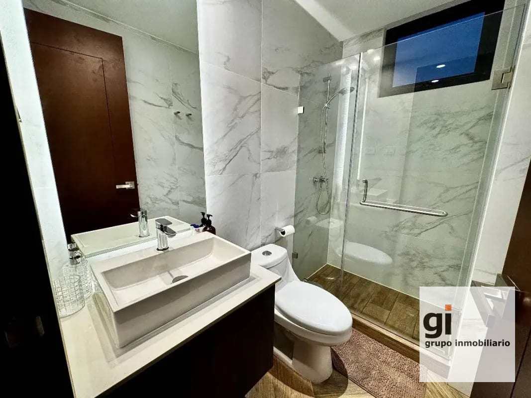 Apartamento en venta amueblado 3 dormitorios y cuarto de servicios, zona 10 — Apartamento en Venta en Zona 10, Guatemala, Ciudad — foto 8 de 14