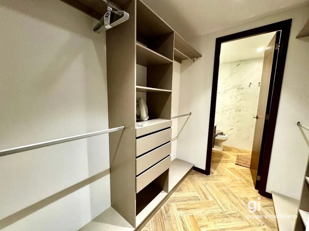 Apartamento en venta amueblado 3 dormitorios y cuarto de servicios, zona 10 — Apartamento en Venta en Zona 10, Guatemala, Ciudad — foto 4 de 14