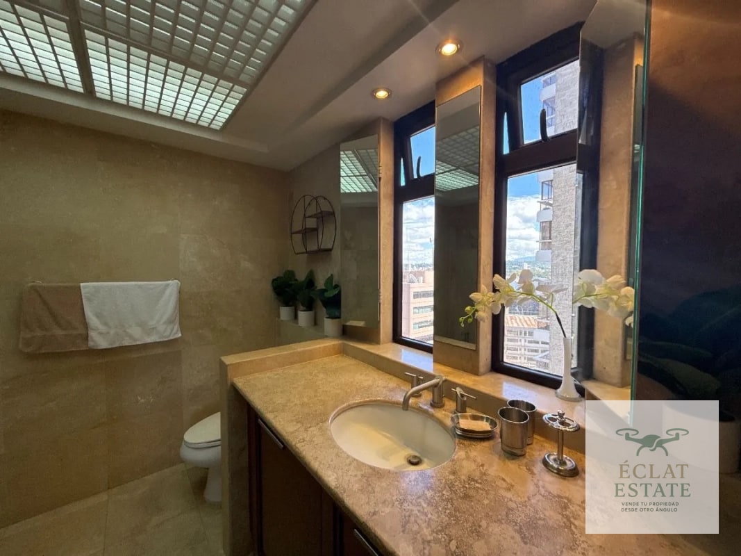 Apartamento en Tiffany Zona 10 en Venta | 2 Habitaciones Amueblado - 7