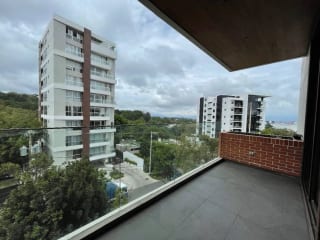 APARTAMENTO  RENTA ZONA 15 VH2, DE 3 DORMITORIOS Y DORMITORIO DE SERVICIO — Apartamento en Alquiler en Zona 15, Guatemala, Ciudad — miniatura 1 de 10