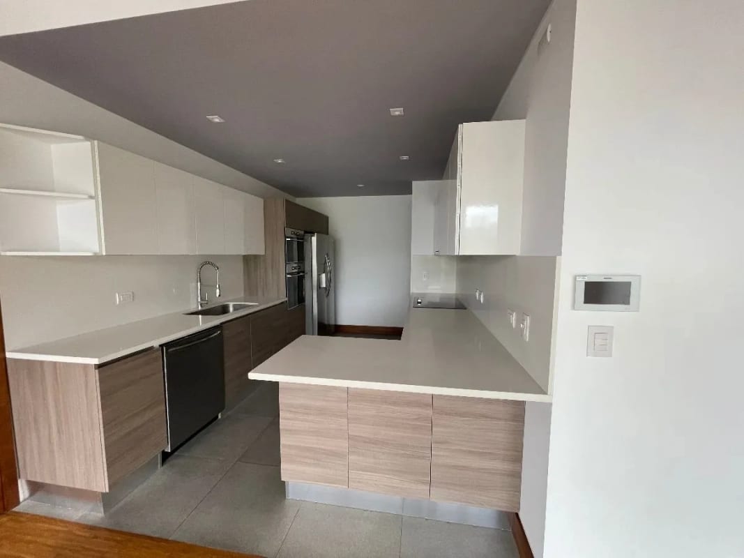APARTAMENTO  RENTA ZONA 15 VH2, DE 3 DORMITORIOS Y DORMITORIO DE SERVICIO — Apartamento en Alquiler en Zona 15, Guatemala, Ciudad — foto 2 de 10