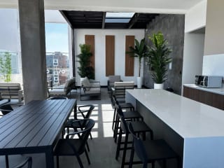 BONADIEZ, Z10. Apartamento amueblado y equipado en alquiler — Apartamento en Alquiler en Bonadiez, Zona 10, Guatemala, Ciudad — miniatura 5 de 13