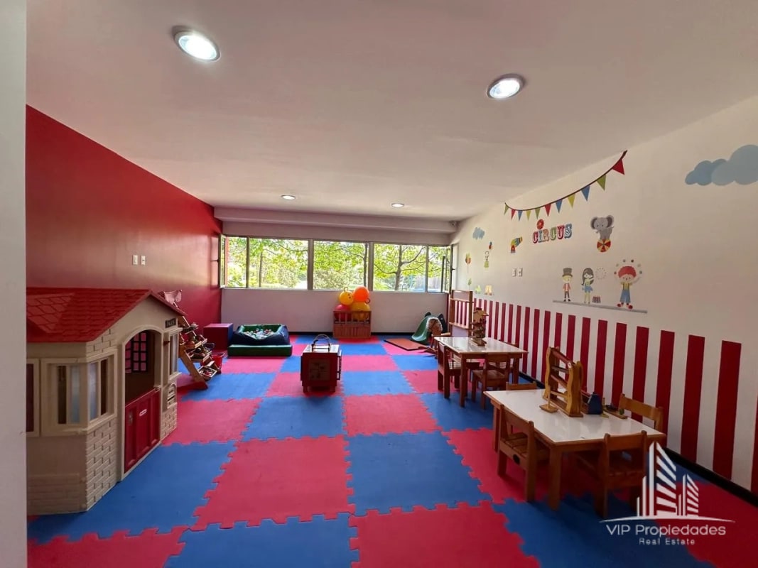 Zona 14 Attica II, Apartamento en alquiler - 1