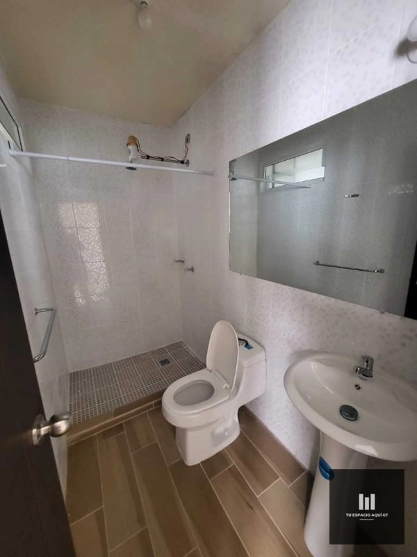 Hermoso Edificio en Venta Hacienda Real Zona 16 con 2 apartamentos - 4