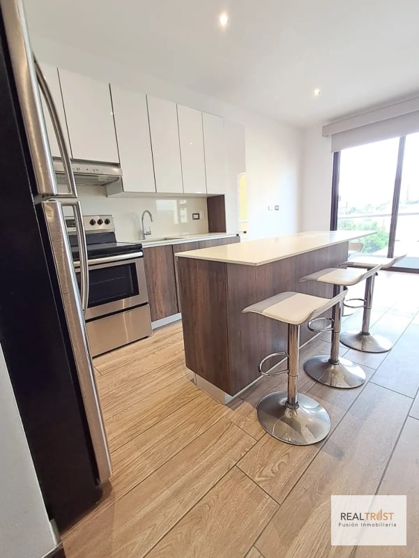 VENTA MODERNO APARTAMENTO ZONA 10 - 4