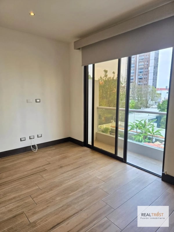 VENTA MODERNO APARTAMENTO ZONA 10 - 9