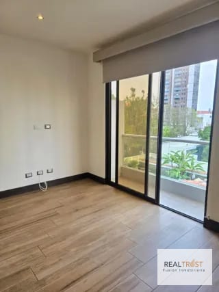 VENTA MODERNO APARTAMENTO ZONA 10 — Apartamento en Venta en Zona 10, Guatemala, Ciudad — miniatura 10 de 15