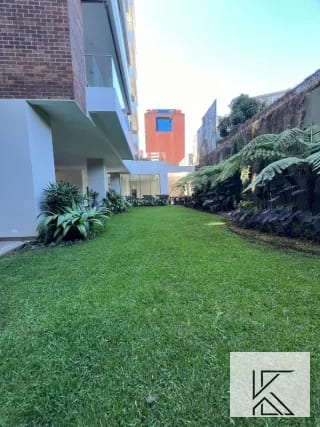 Hermoso y moderno apartamento en zona 14 — Apartamento en Venta en Echo, Zona 14, Guatemala, Ciudad — miniatura 3 de 17