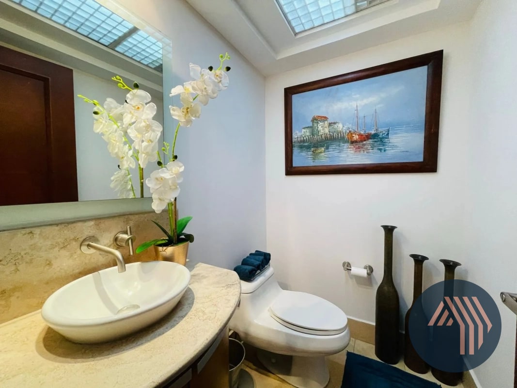 VENTA DE CÉNTRICO APARTAMENTO AMUEBLADO - TIFFANY, ZONA 10 - 14