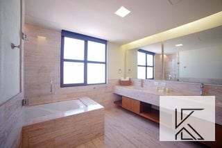 Apartamento de lujo en zona 10, de 2 habitaciones — Apartamento en Venta en Zona 10, Guatemala, Ciudad — miniatura 7 de 13