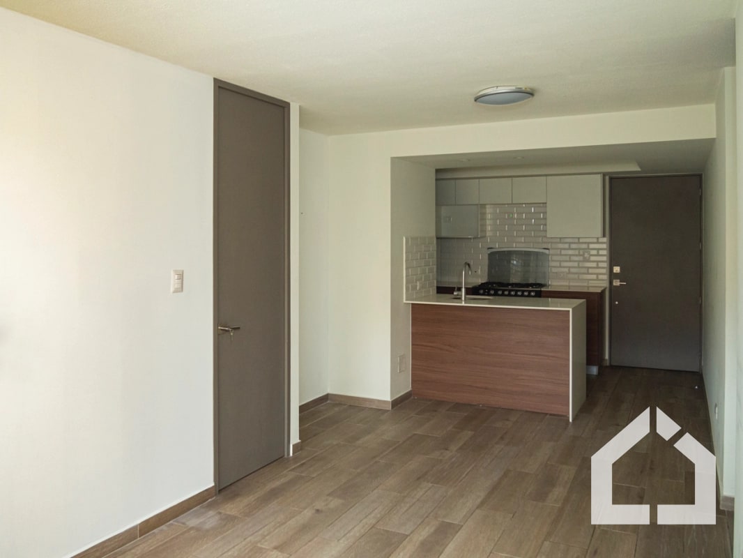 Apartamento de 2 habitaciones y patio en Aralia I, Mariscal zona 11 - 13