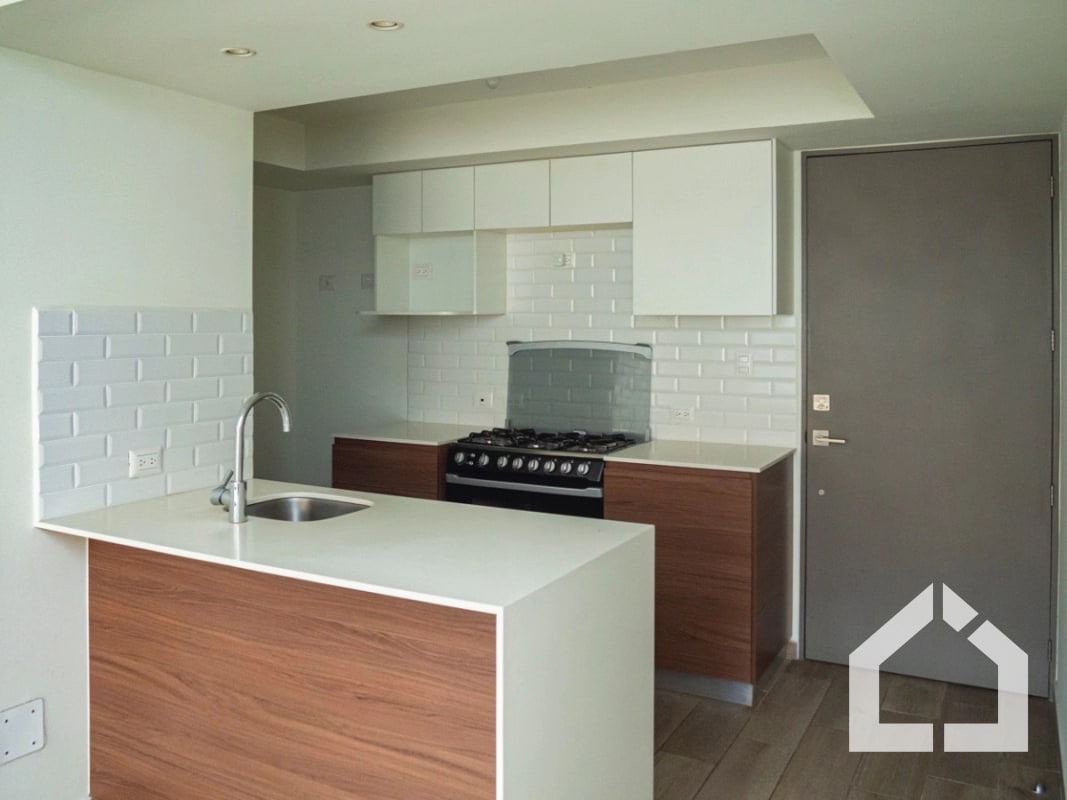 Apartamento de 2 habitaciones y patio en Aralia I, Mariscal zona 11 - 12