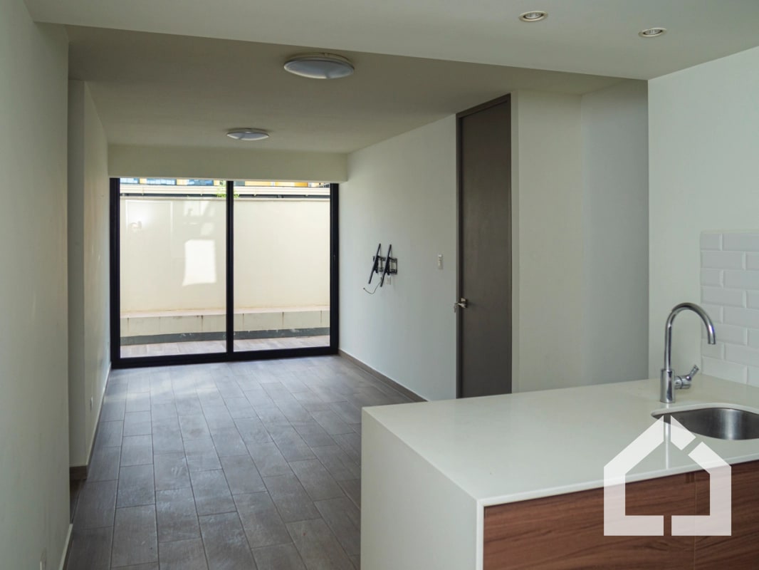 Apartamento de 2 habitaciones y patio en Aralia I, Mariscal zona 11 - 11