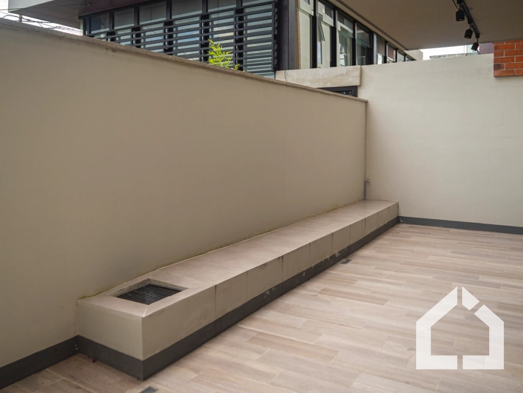 Apartamento de 2 habitaciones y patio en Aralia I, Mariscal zona 11 - 9