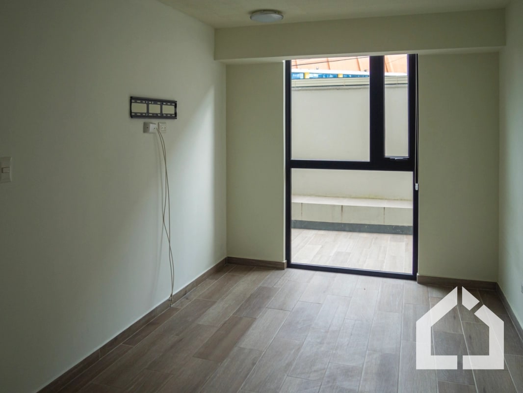 Apartamento de 2 habitaciones y patio en Aralia I, Mariscal zona 11 - 7