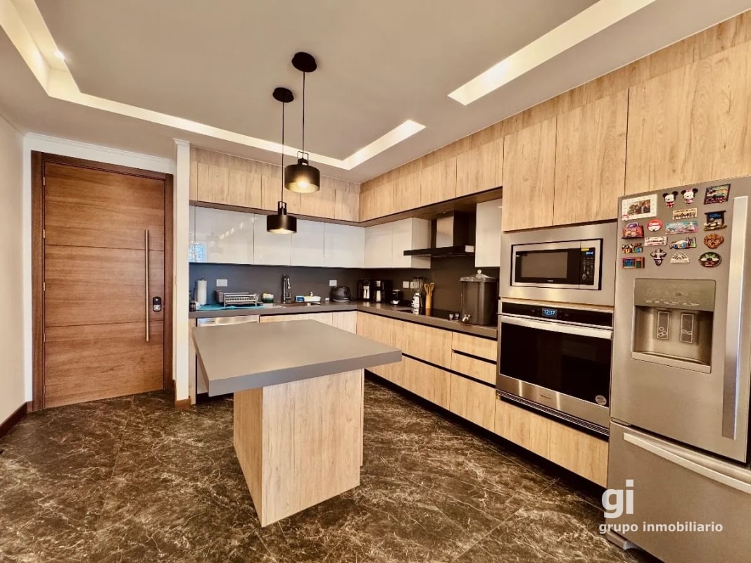 Apartamento en Renta en Zona 10 con Espacios Amplios y Funcionales + Amenidades Exclusivas - 17