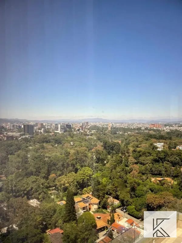Moderno y Lujoso Penthouse en el Edificio Milenia, zona 10 — Apartamento en Venta en Milenia, Zona 10, Guatemala, Ciudad — foto 15 de 16
