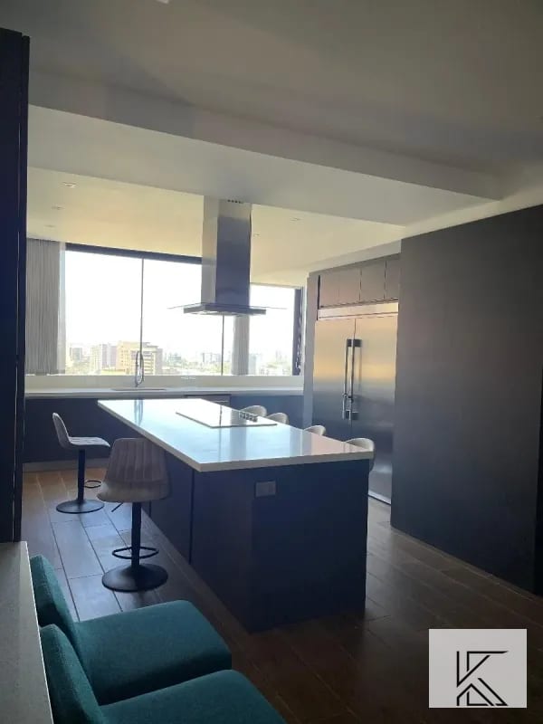 Moderno y Lujoso Penthouse en el Edificio Milenia, zona 10 — Apartamento en Venta en Milenia, Zona 10, Guatemala, Ciudad — foto 4 de 16