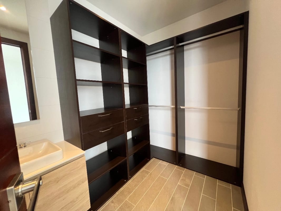 Apartamento Renta Edificio Vhista 2 Dormitorio, 1 Parqueo tánde114MTS2, Balcón amplio — Apartamento en Alquiler en Zona 15, Guatemala, Ciudad — foto 3 de 10