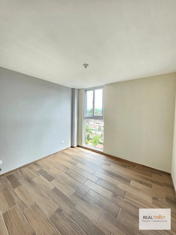 VENDO APARTAMENTO EN ZONA 11 SOBRE LA ROOSEVELT A LA ALTURA DEL CENTRO ESPAÑOL - 3